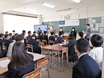 図6.アイデアソンの閉会式